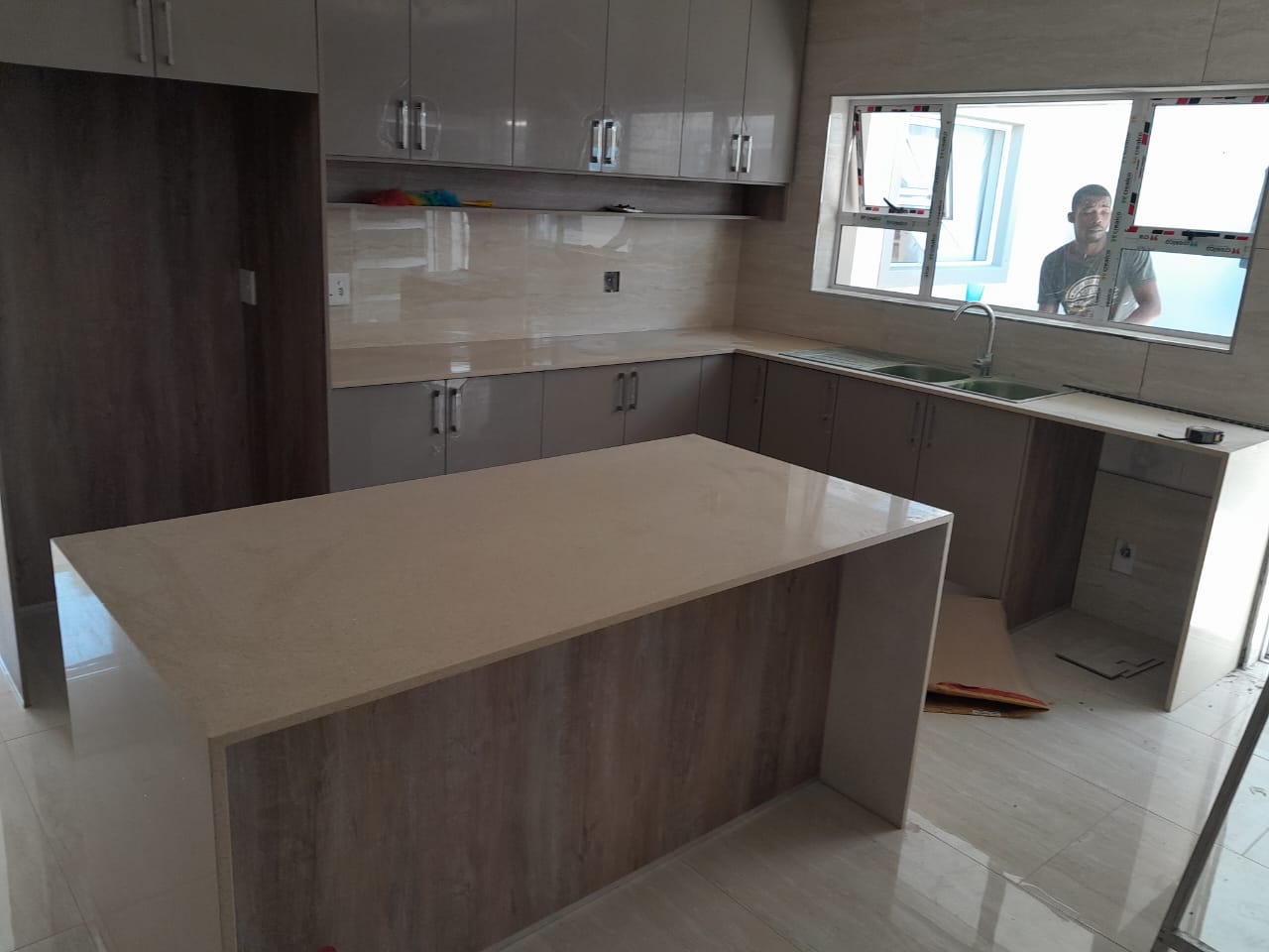 Apex-installed kitchen countertops and island
